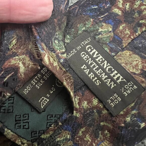 Vintage Givenchy Gentleman Neck Tie 100% Silk Classic Abstract Floral Business - Picture 3 of 4
